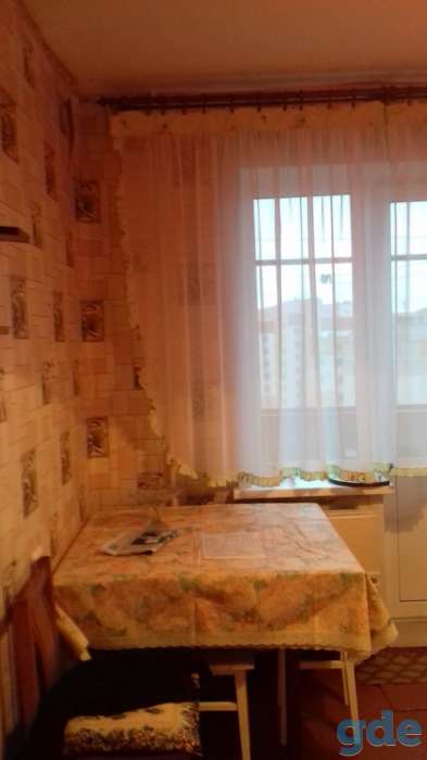 Сдам однокомнатную просторную квартиру с частичной меблировкой на длительный срок рядом с т/ц Green, фотография 5