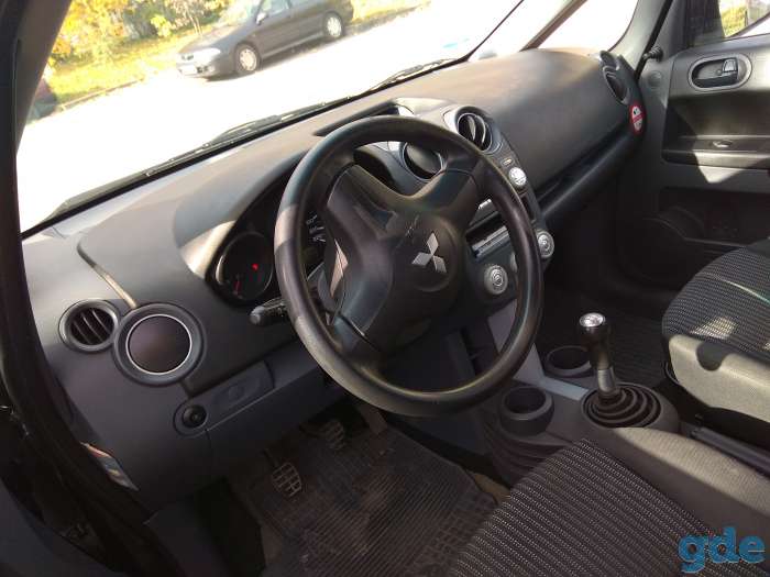 автомобиль Mitsubishi Colt 2008, фотография 6