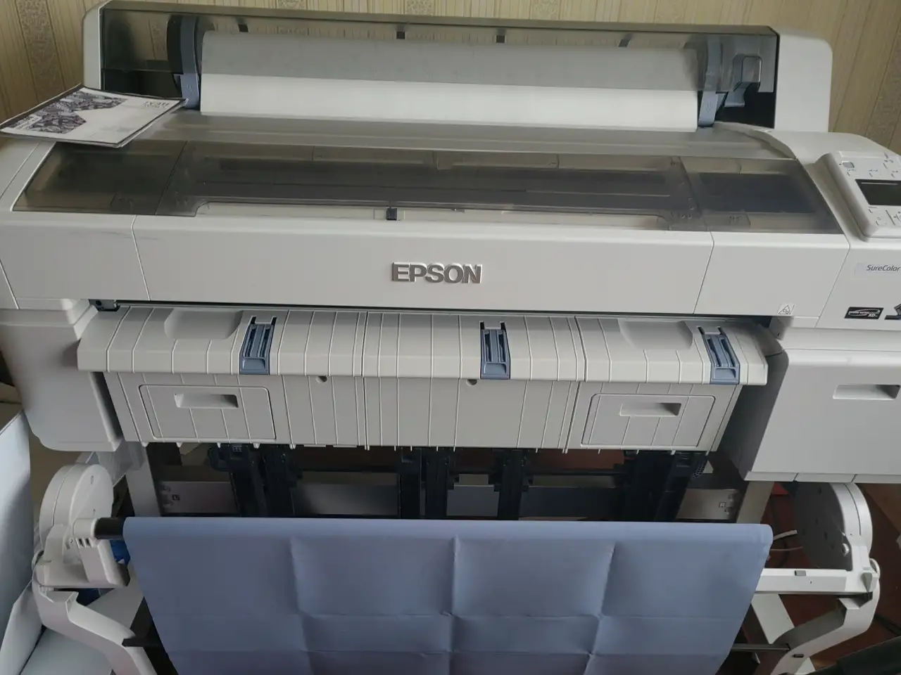 Принтер Epson SureColor SC-T5200, фотография 1