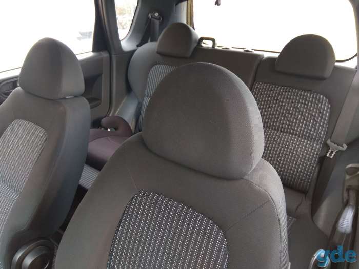 автомобиль Mitsubishi Colt 2008, фотография 9