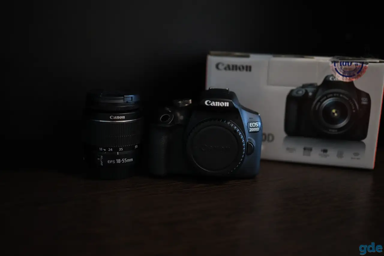 Фотоаппарат Canon EOS 2000D EF-S 18-55lll Kit, фотография 1