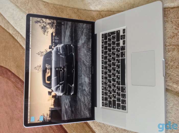 MacBook Pro 17'', фотография 3