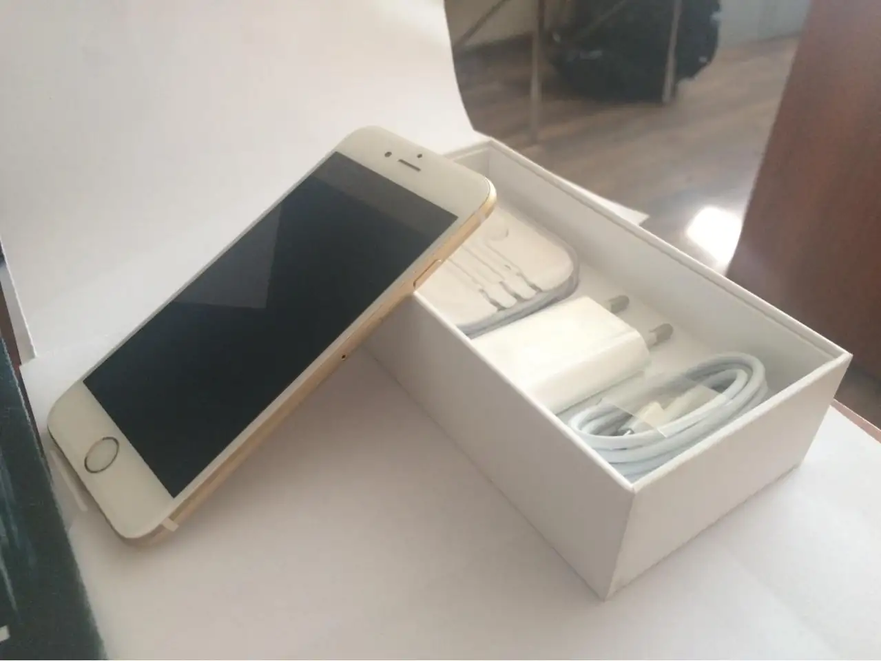 iPhone 6S 16 ГБ Золотой, фотография 1