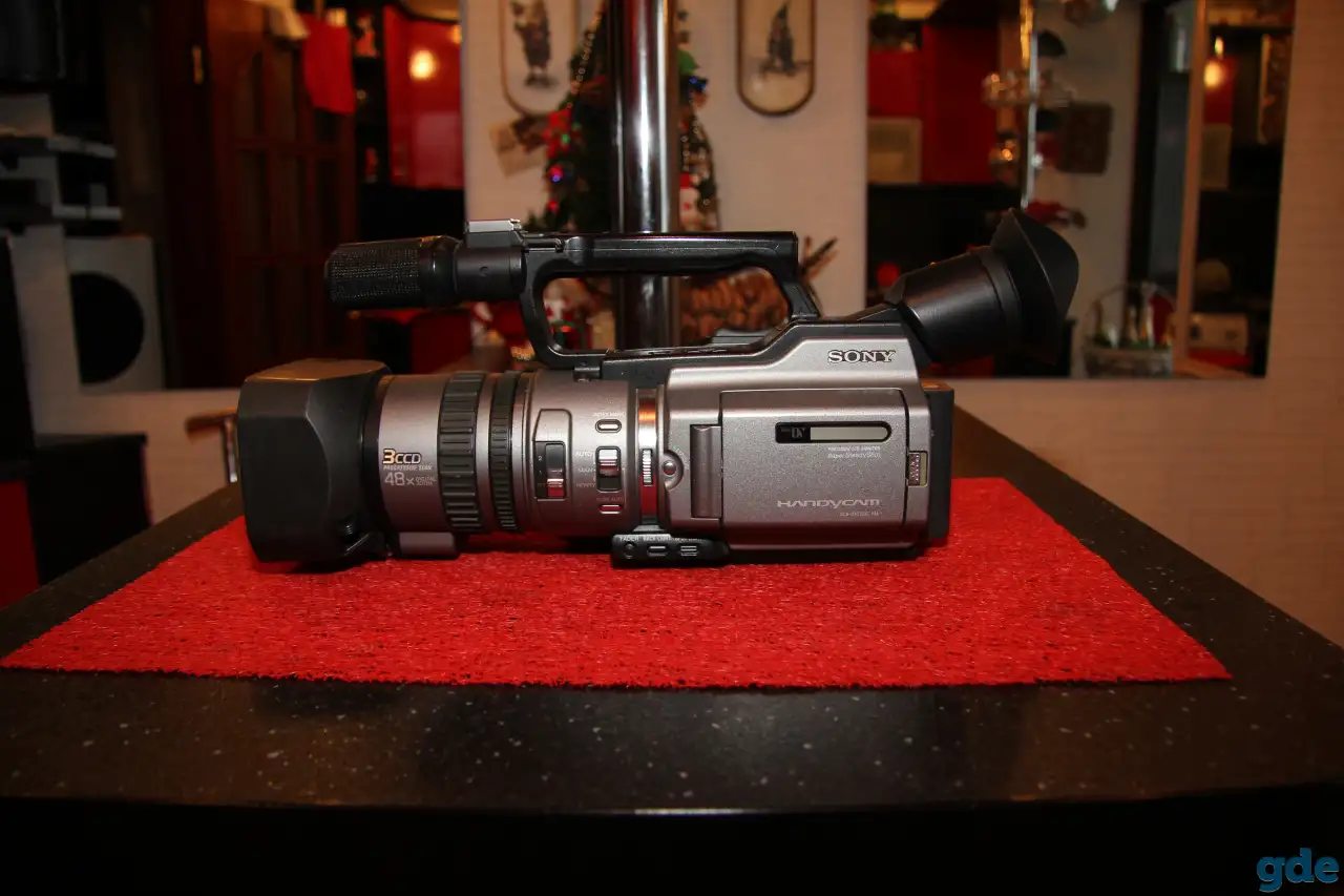 Видео камера SONY -DCR-VX2100E, фотография 3