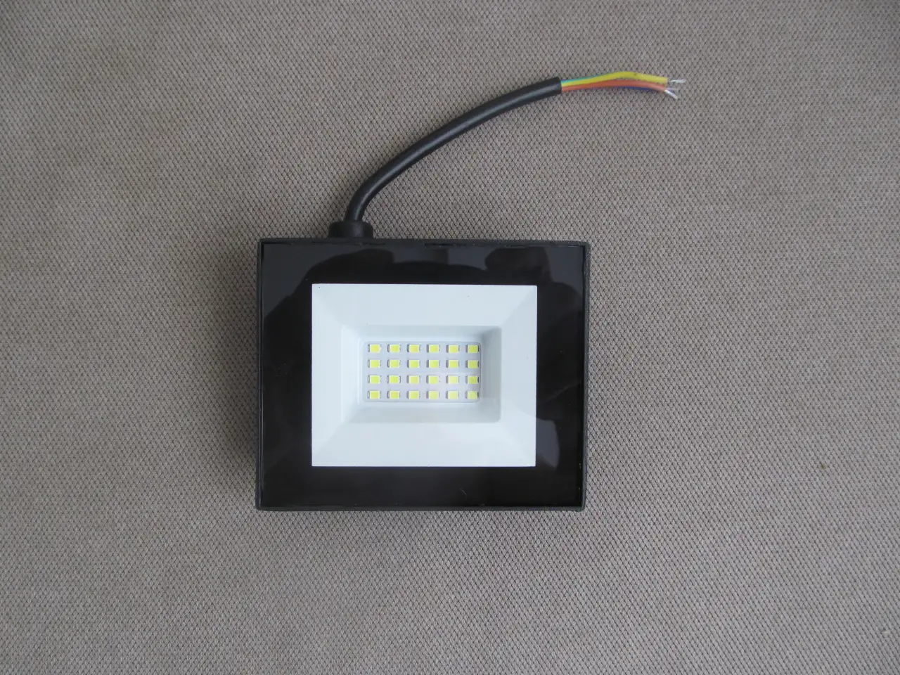 Светодиодный прожектор LED, 30W, фотография 1