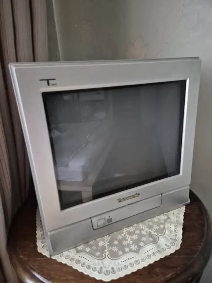 Цветной телевизор Panasonic TC-15M50R диагональ 15с технологией цифровой обработки изображения T(tau)., фотография 1