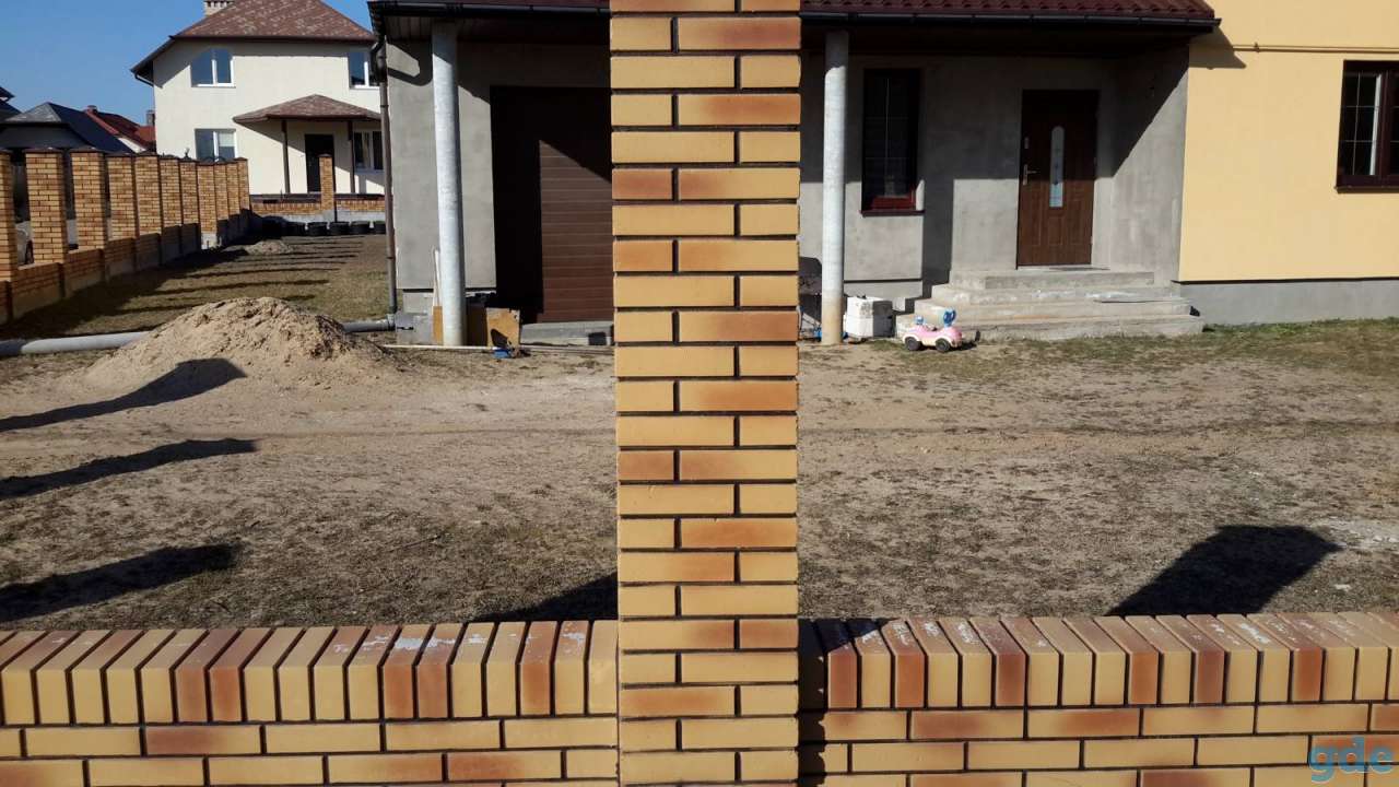 Заборы из колотого камня , клинкера, кирпича, бетона, фотография 8