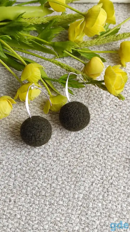 Серьги и бусы из шерсти с дополнением деревянных бусин, фотография 2