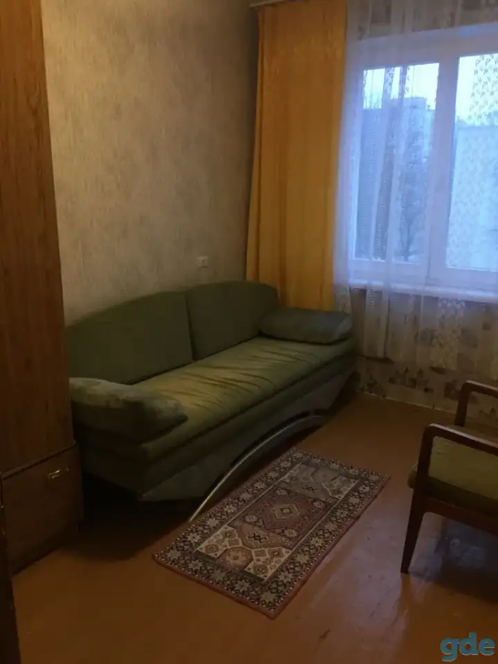 Сдаю комнату в 3-х комнатной квартире (комнаты изолированные), фотография 1