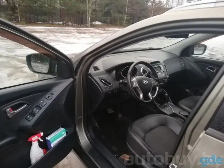 Hyundai ix35 1 поколение 2.0 AT (150 л.с.), 2010 года, фотография 3