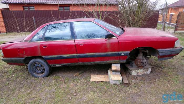 AUDI 100 С3 седан  1989 г. на запчасти, фотография 2