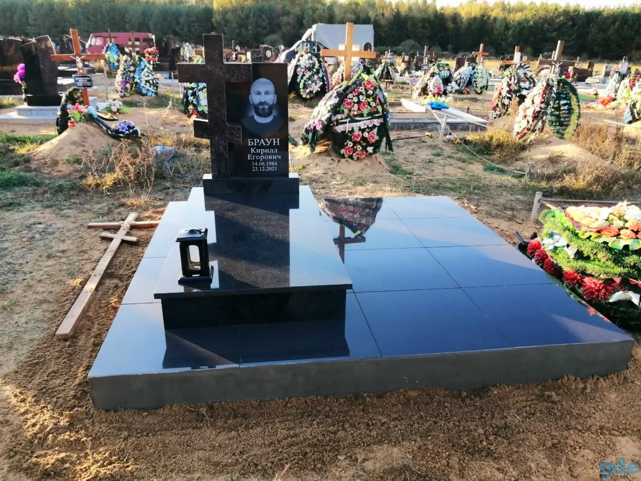 Памятники 