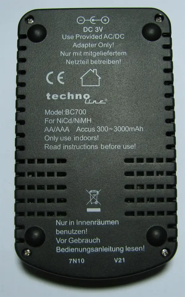 интеллектуальное зарядное устройствоTechnoLine BC-700, фотография 3