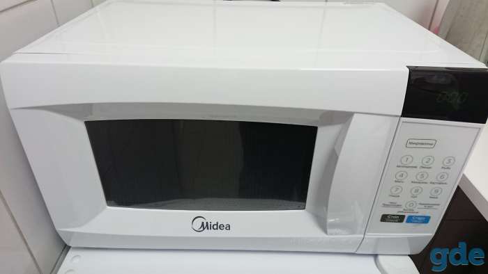 Микроволновая печь Midea EM720CKE, фотография 1
