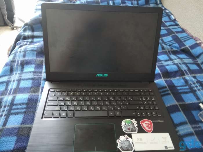 Ноутбук Asus m570dd, фотография 2