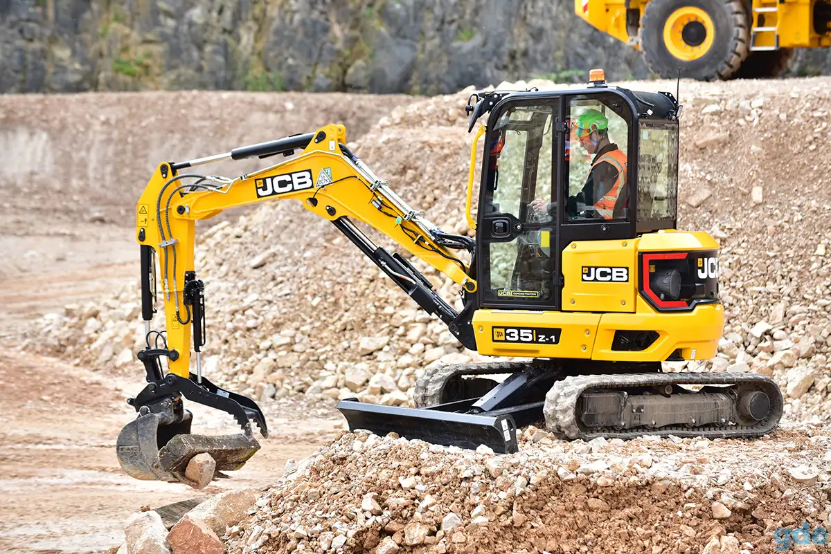 Мини-экскаватор JCB 35Z-1, фотография 1