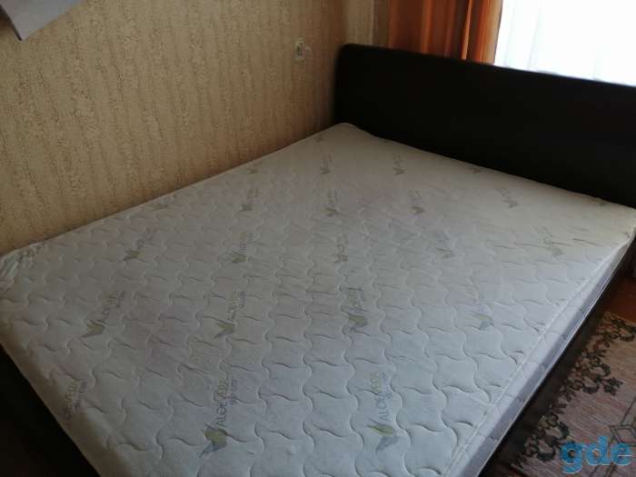 Продам кровать двуспальная с матрасом, фотография 1