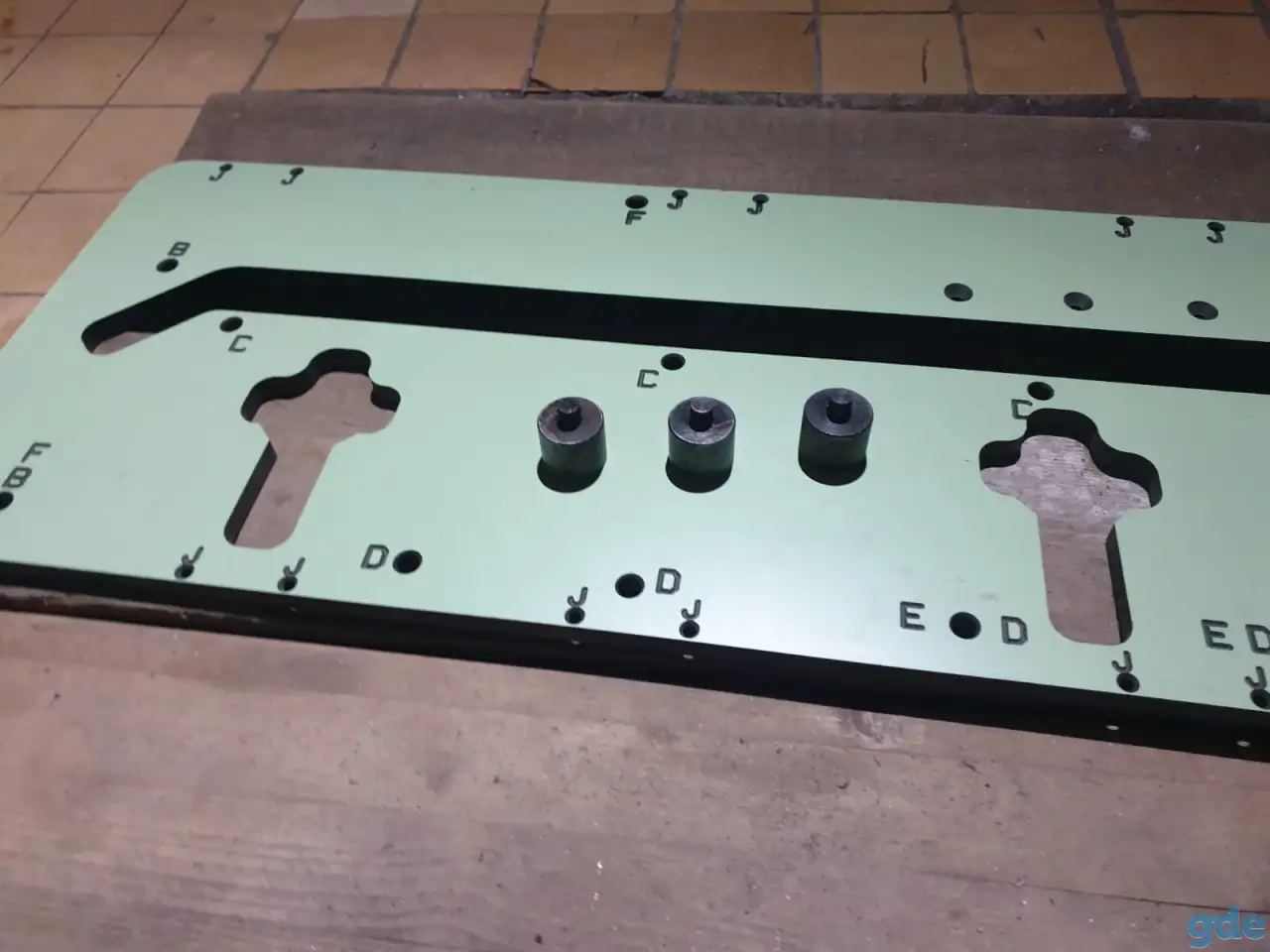 Фрезер Bosch GОF 1600 CE, фотография 3