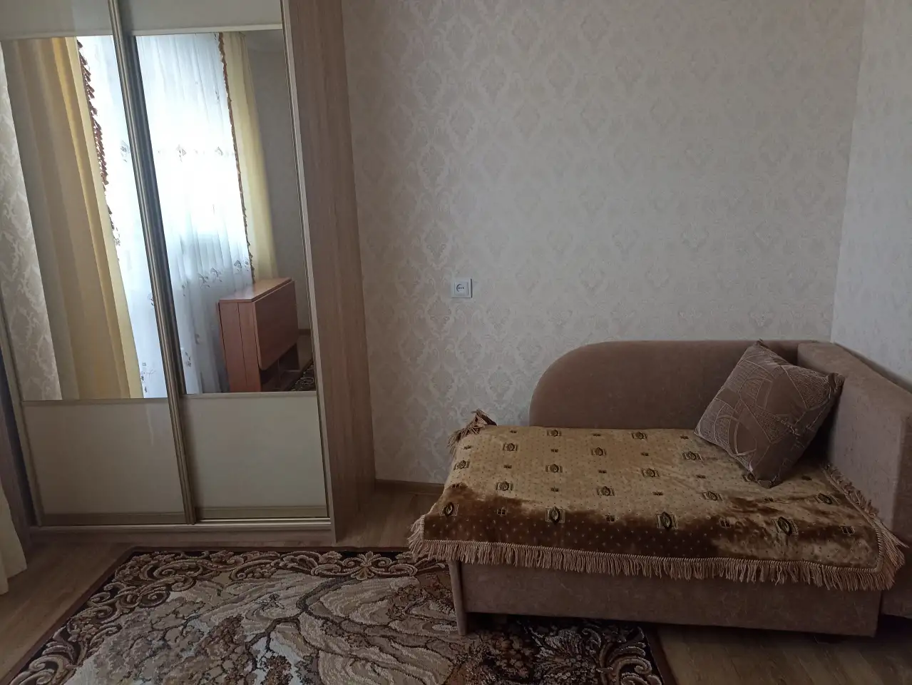 Сдается комната для девушек заочниц, Пр. Рокоссовского, фотография 1