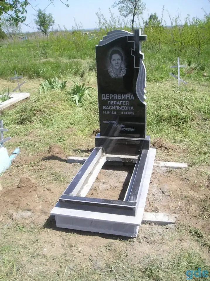 Памятники из Гранита Лунинец, фотография 2