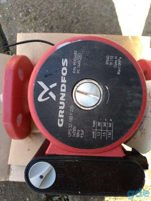Циркуляционный насос	Grundfos UPS F 220, фотография 1