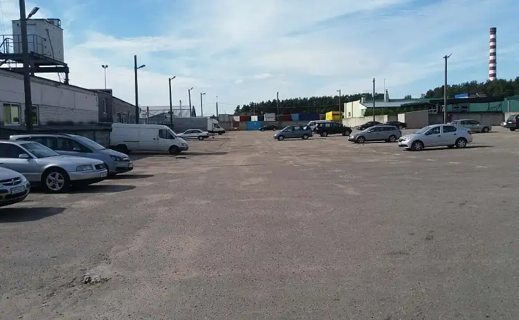 Место на охраняемой автостоянке, ул. Гаражная, 6А, фотография 1