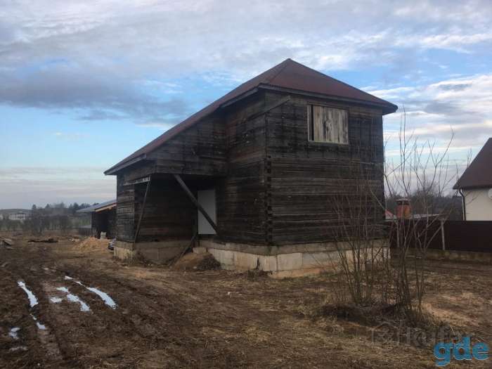 Продается готовый дом из бруса 9 на 9 , с крышей 