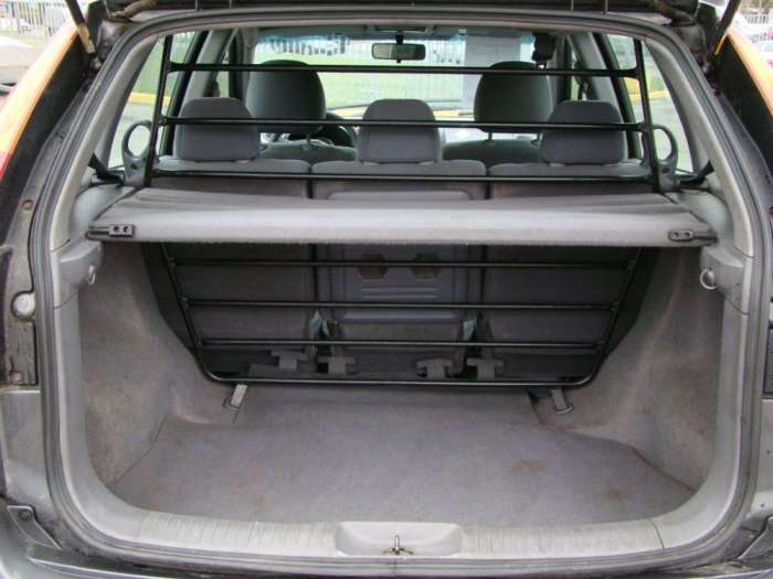 Экономичный микровэн Nissan Almera Tino 2.2 dCi, фотография 5