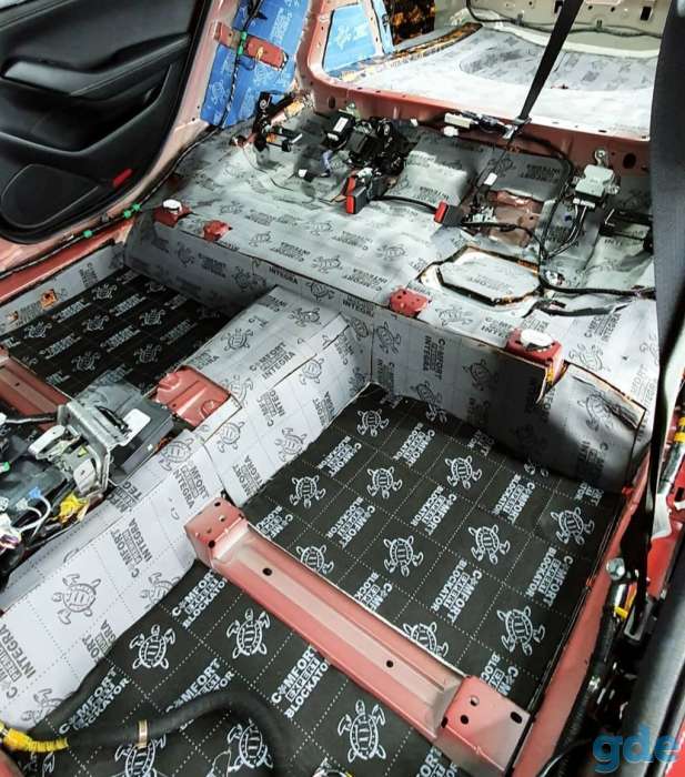 шумоизоляция автомобиля comfort mat. Антикоррозийная обработка арок каучуковым составом., фотография 12