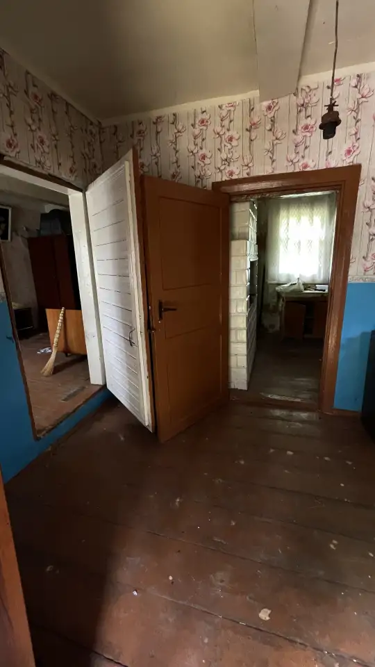Дом в центре деревни, Брестская обл., Ивановский р-н, Лясковичский с/с, д. Лясковичи, ул. Советская, 7, фотография 6
