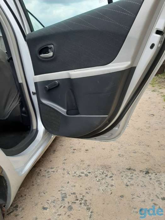 Автомобиль Toyota Yaris, фотография 7