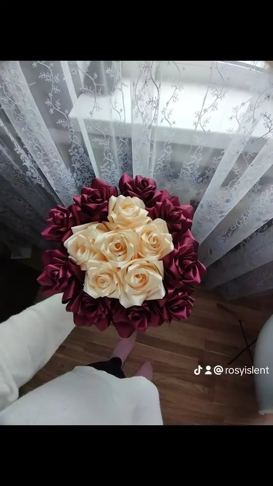 Букеты из атласных лент, фотография 3