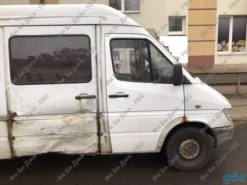 Двери передние Мерседес Спринтер W901-905, из стеклопластика, фотография 4