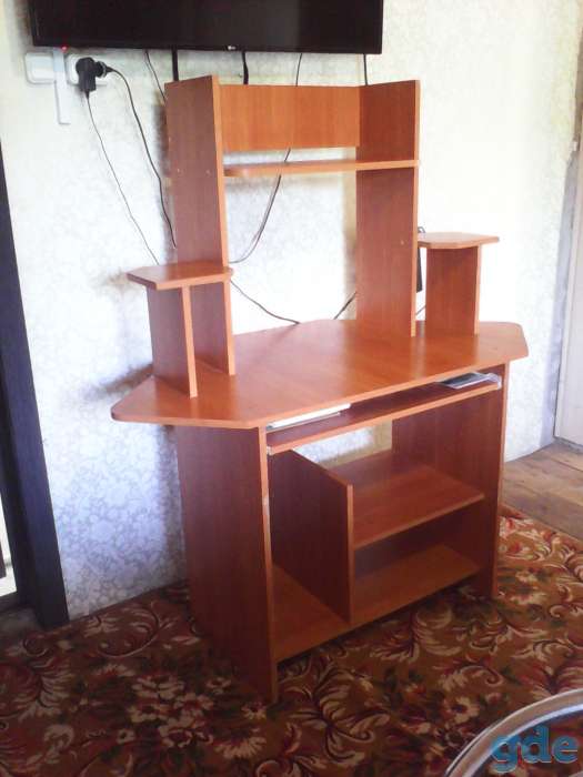 Продажа компьютерного стола, фотография 3