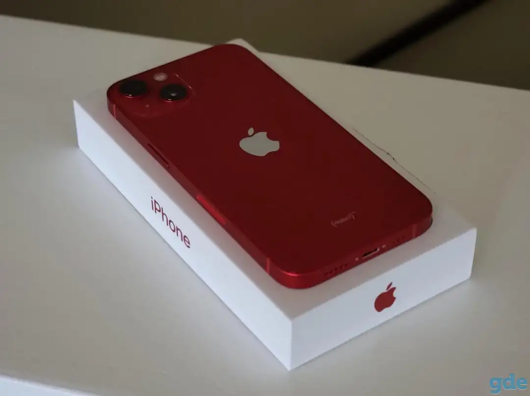 iPhone 13 red 128 GB. 800$, фотография 1
