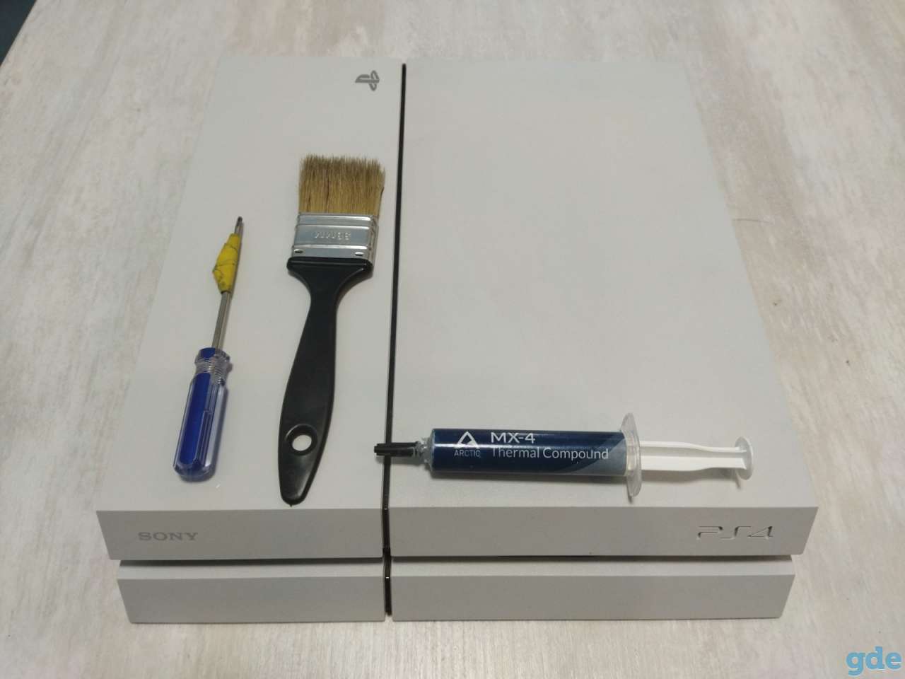 Чистка PS4, замена термопасты MX4, фотография 1
