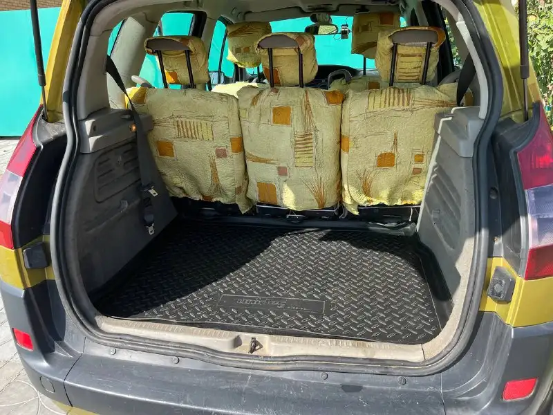Продаю автомобиль Renault Scenic, фотография 3