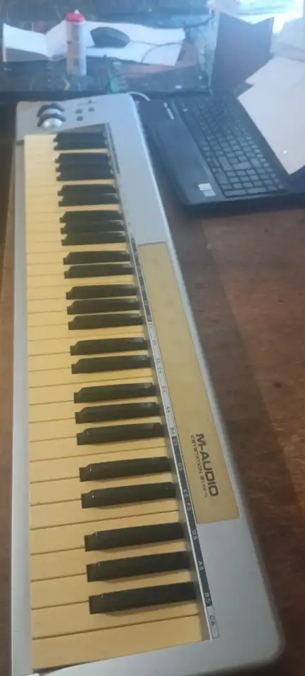 Продается MIDI-клавиатура M-Audio Keystation 61, фотография 5