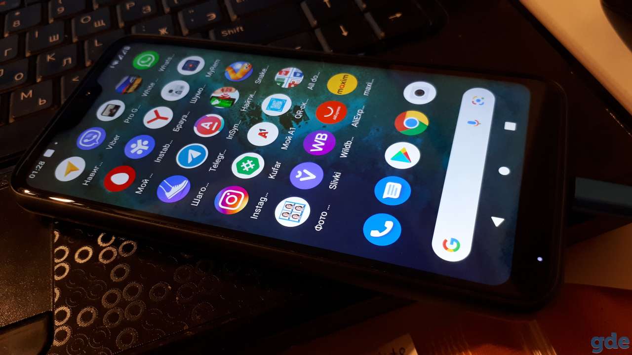 Xiaomi Mi 2 Lite 5.84 332 красный global version с чехлом., фотография 1
