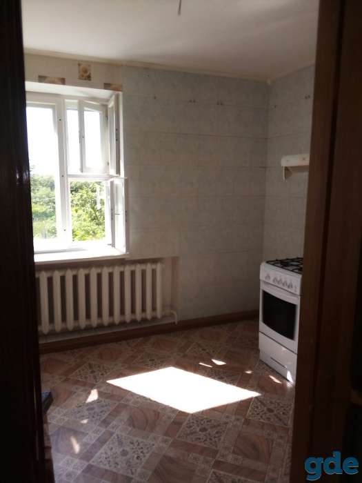Продам двухкомнатную квартиру в г. Ельске, с погребом и большим сараем, фотография 2