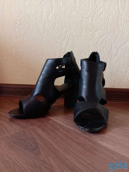 Босоножки, фотография 1