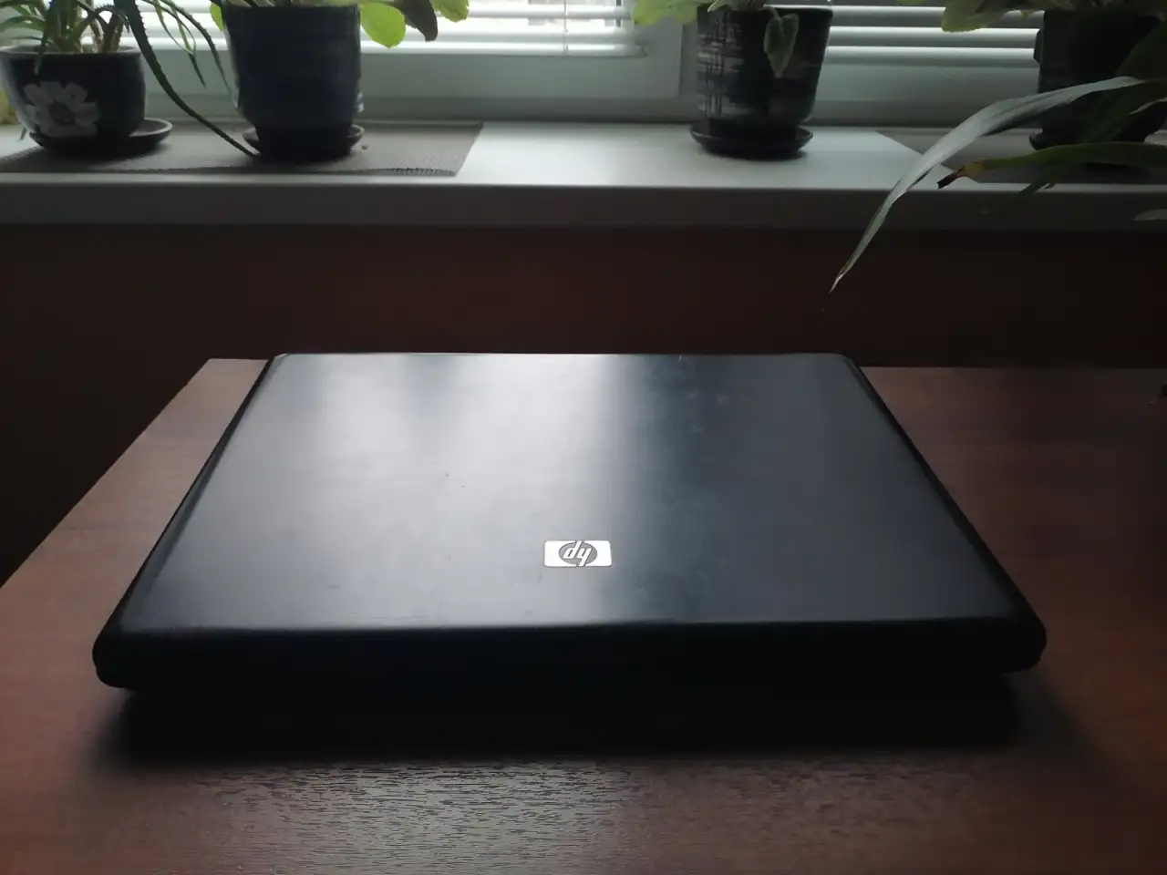 Ноутбук HP Compaq 6735s перестал включаться, фотография 1