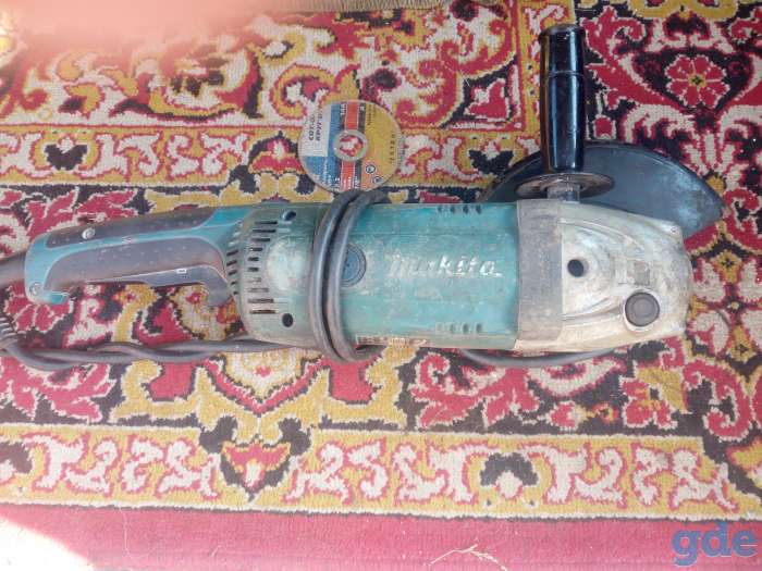 Болгарка Makita GA9020R, фотография 1