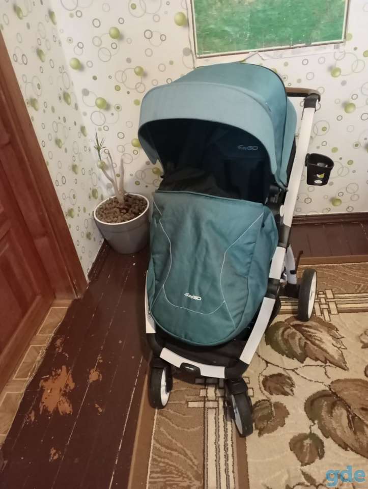 Продам детскую прогулочную коляску 