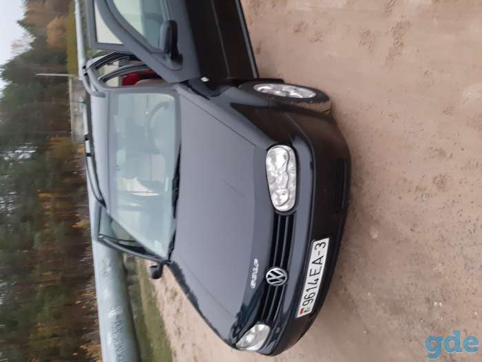 Автомобиль Volkswagen Golf IV, фотография 2