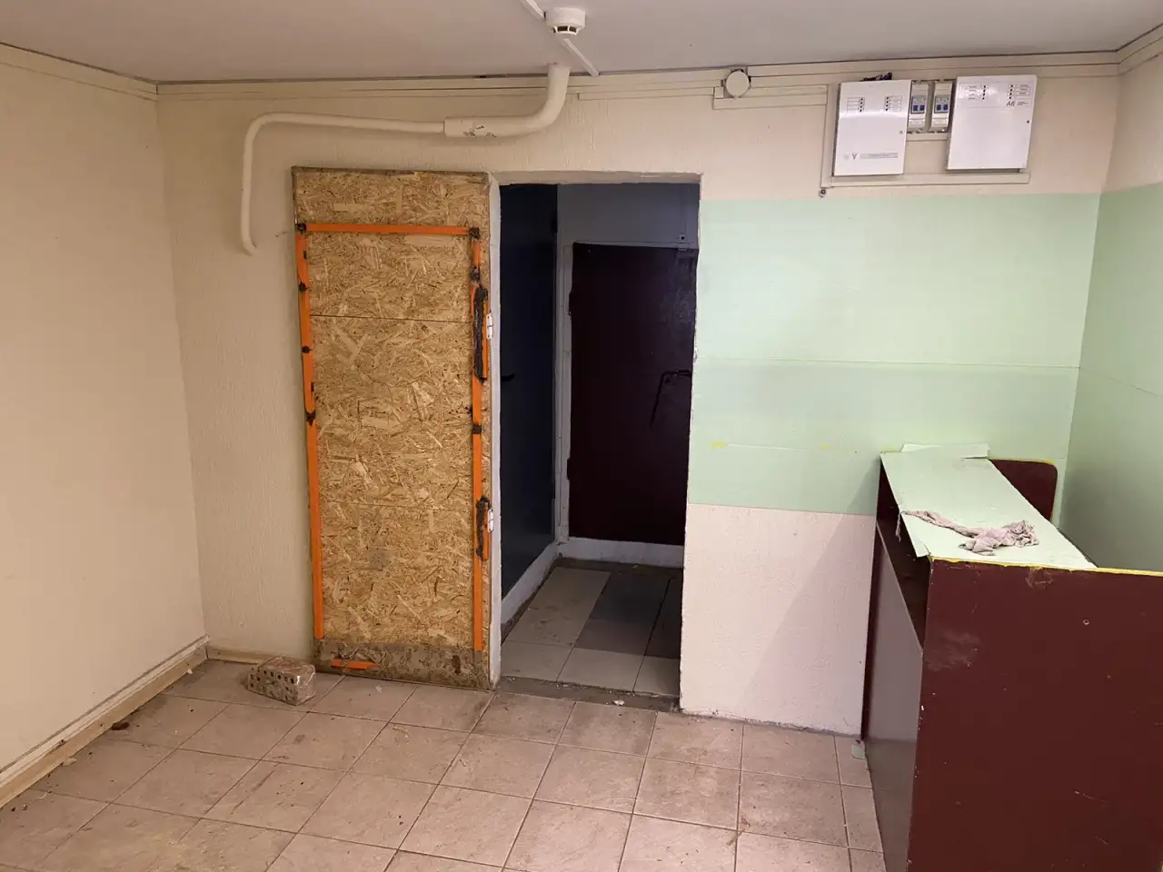 Полуподвальное помещение на расстоянии 100м от метро Восток, состоит из трех комнат, первая проходная, имеется санузел,, фотография 5