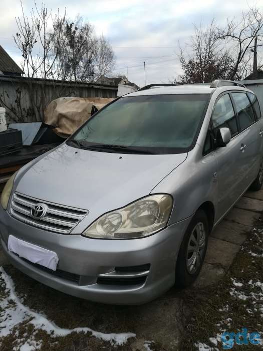Легковое авто Toyota Avensis, фотография 1