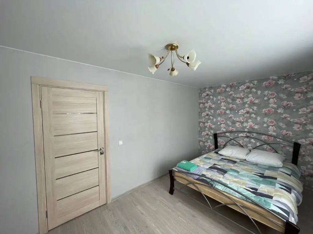 Квартира с хорошим ремонтом на сутки в Мяделе, ул.Заозерная, д.23, корп.а, фотография 2