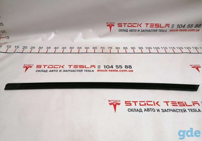 Зап. части для авто Tesla. Молдинг наружный двери передней правой хром Tesla modelFE M3S FRONT, фотография 2