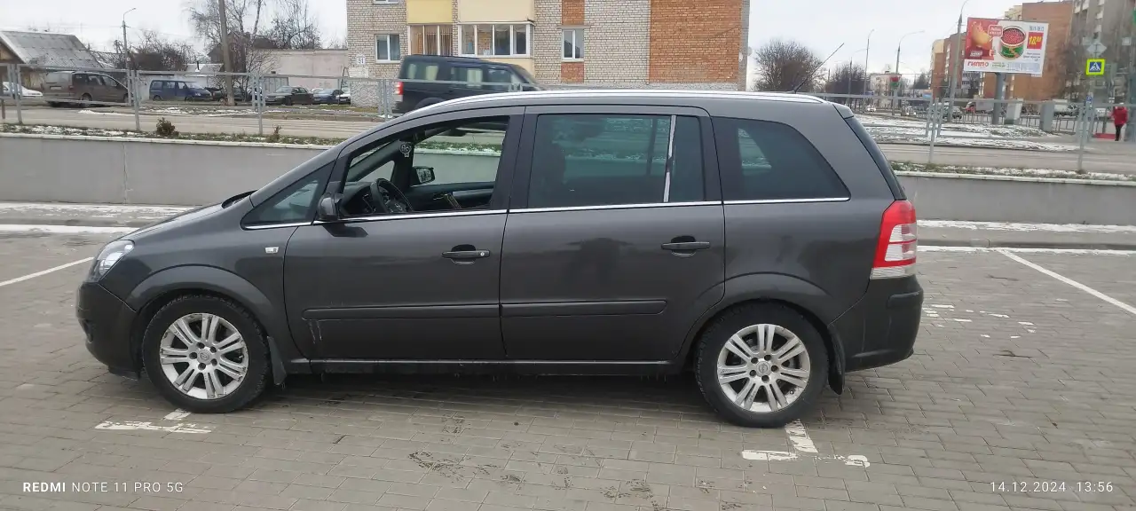 Автомобиль Орель Opel Zafira, фотография 3